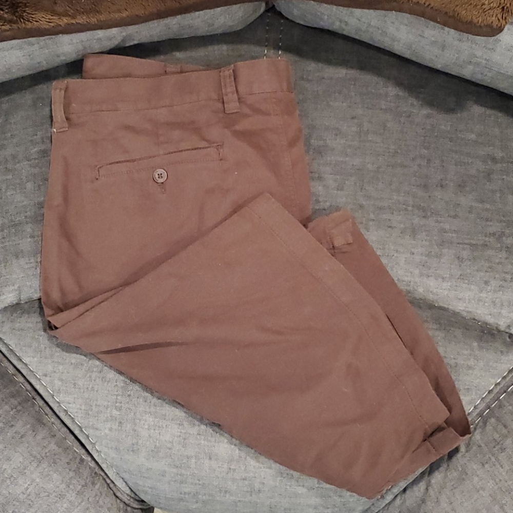 Mens knee length brown shorts